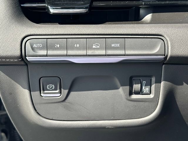 Used 2023 Cadillac Escalade Premium Luxury AWD/4WD image 12