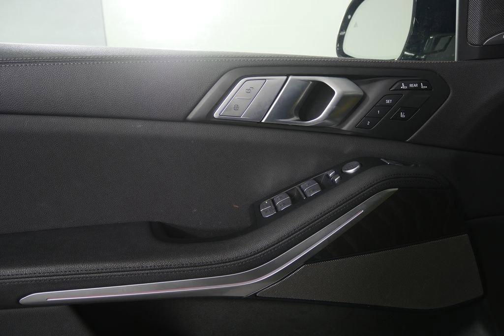 Used 2021 BMW X7 xDrive40i w/ Premium Package image 8