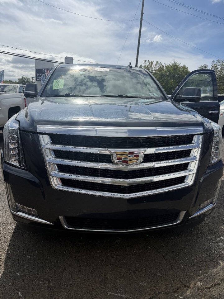 Used 2019 Cadillac Escalade Luxury AWD/4WD image 22