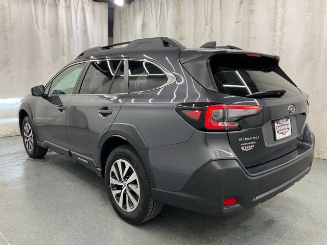 Used 2025 Subaru Outback Premium AWD/4WD image 5