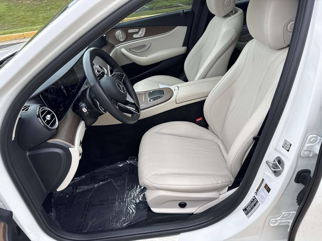 Used 2023 Mercedes-Benz E 350 4MATIC Sedan image 6