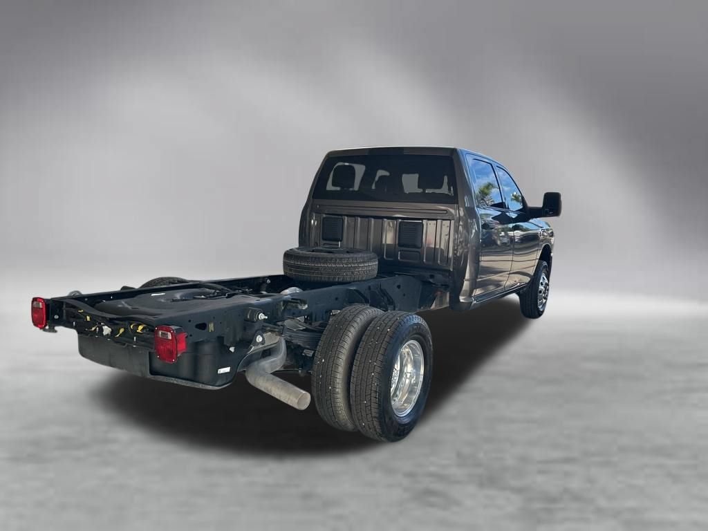 Used 2025 RAM 3500 Tradesman w/ Chrome Appearance Group AWD/4WD image 3