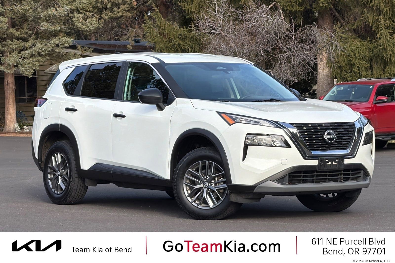 Used 2023 Nissan Rogue S image 1