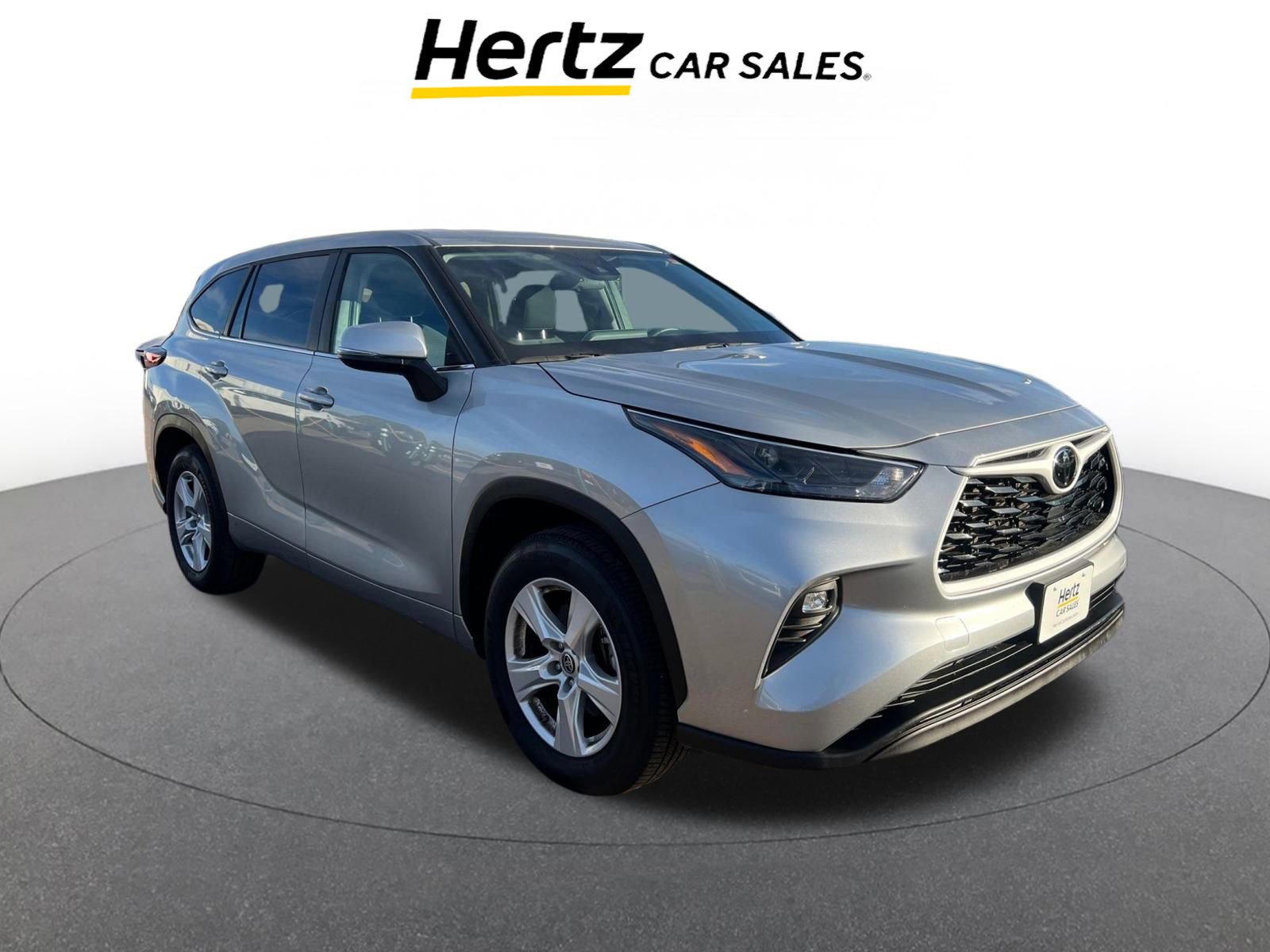 Used 2025 Toyota Highlander LE image 1