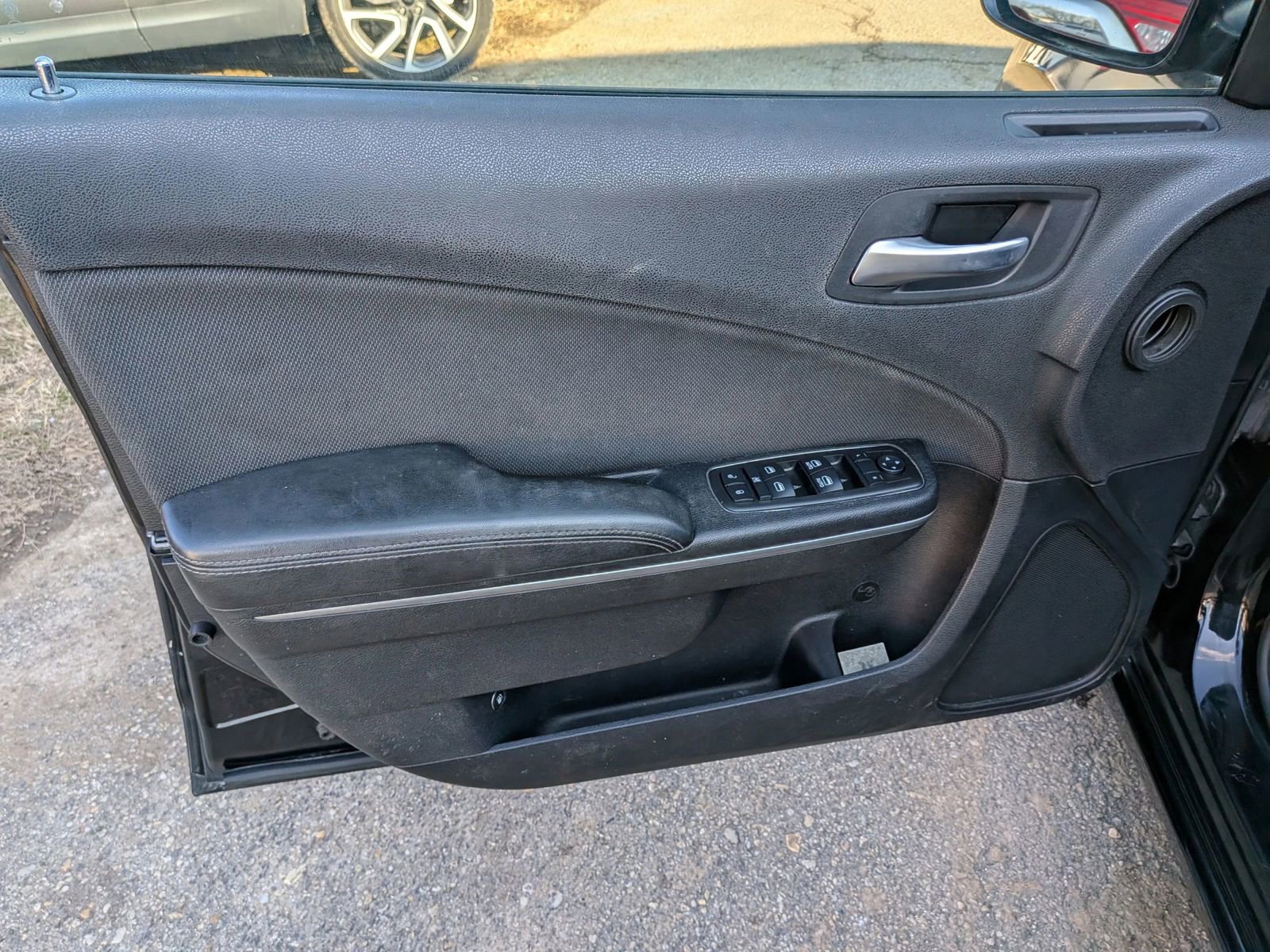 Used 2015 Dodge Charger SE image 16