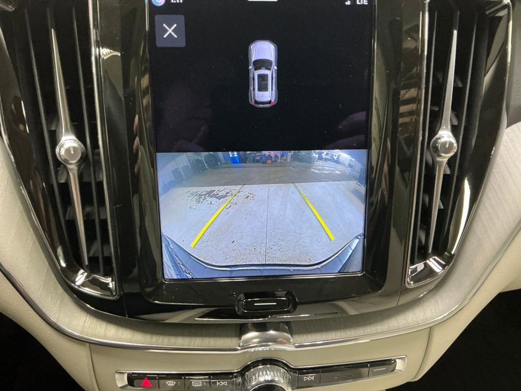 Used 2023 Volvo XC60 B5 Plus w/ Climate Package image 24