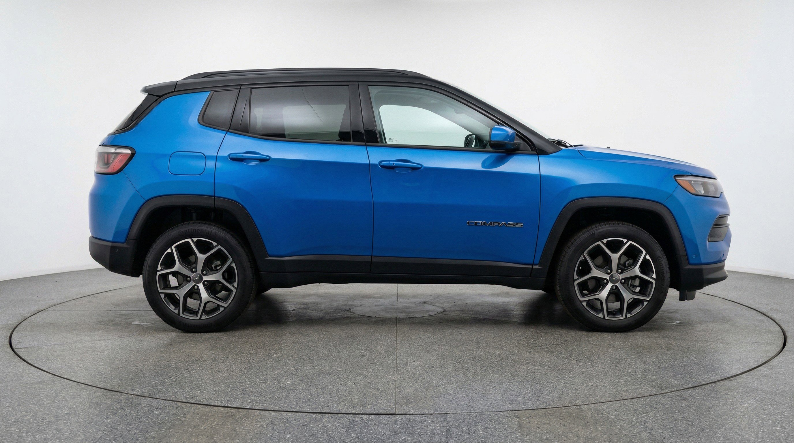 Used 2025 Jeep Compass Limited AWD/4WD image 11