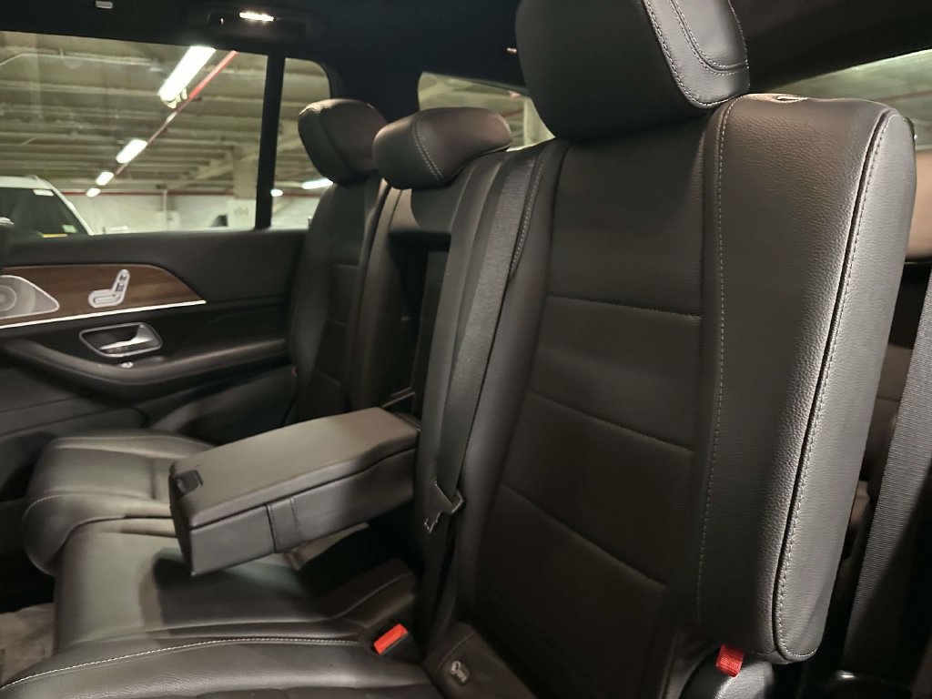 Used 2025 Mercedes-Benz GLS 450 4MATIC w/ AMG Line Exterior image 15