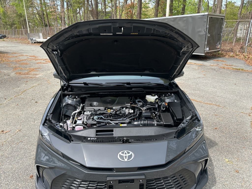 Used 2025 Toyota Camry SE w/ Convenience Package image 13