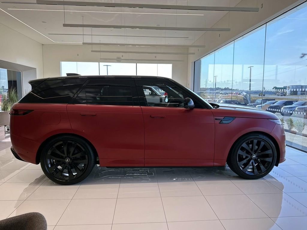 New 2025 Land Rover Range Rover Sport Dynamic SE image 6