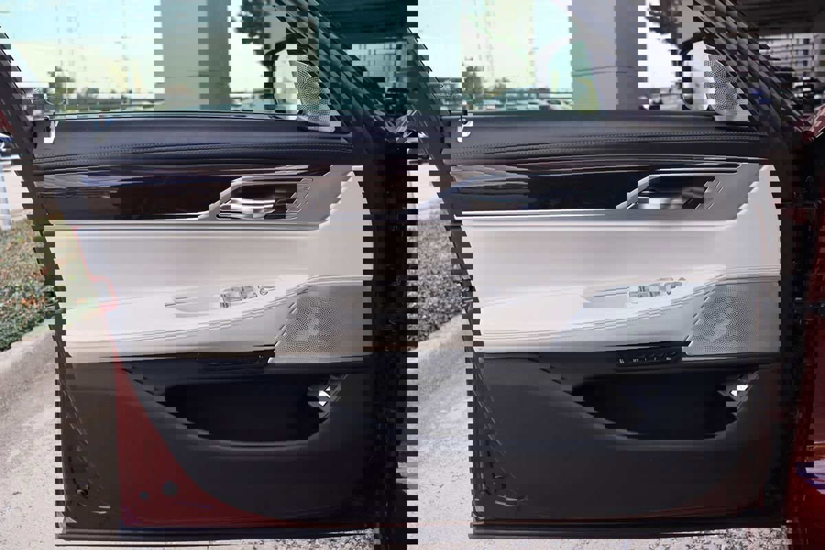 Used 2019 BMW 750i xDrive w/ Luxury Rear Seating Package image 60