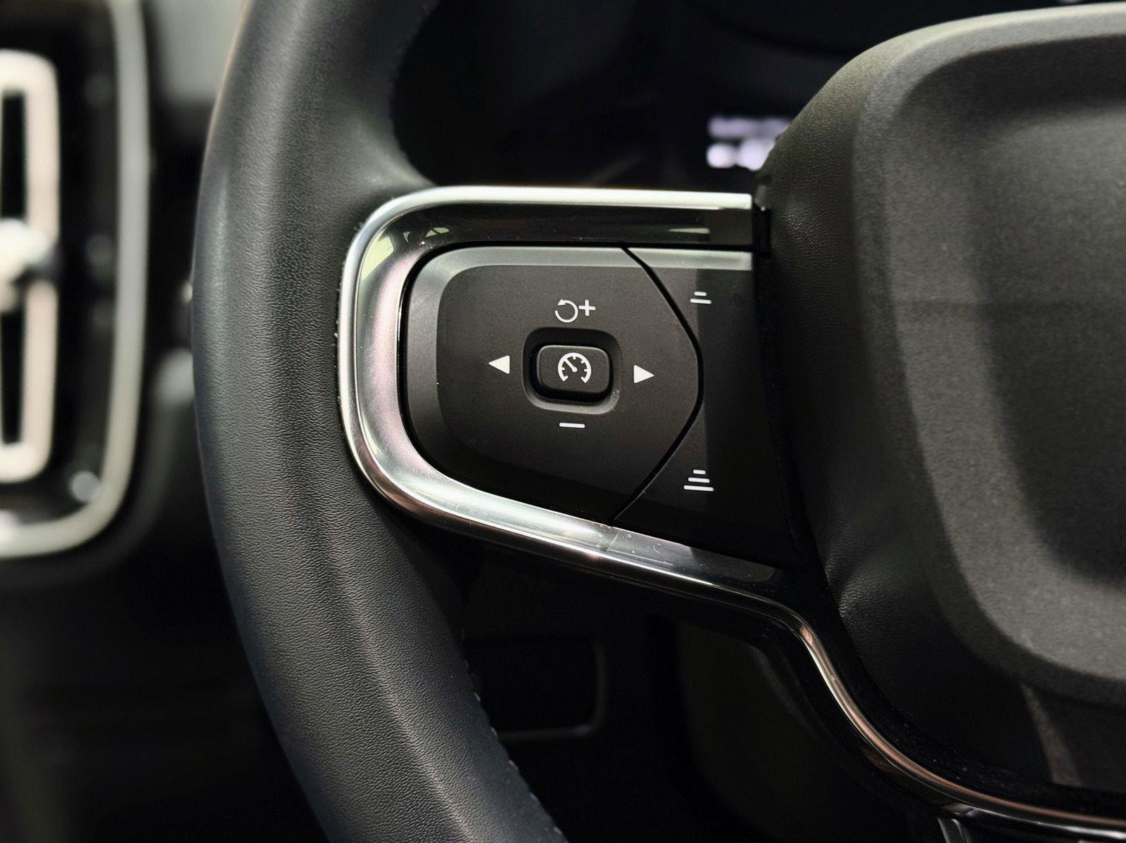 Used 2023 Volvo C40 P8 Recharge Ultimate image 18