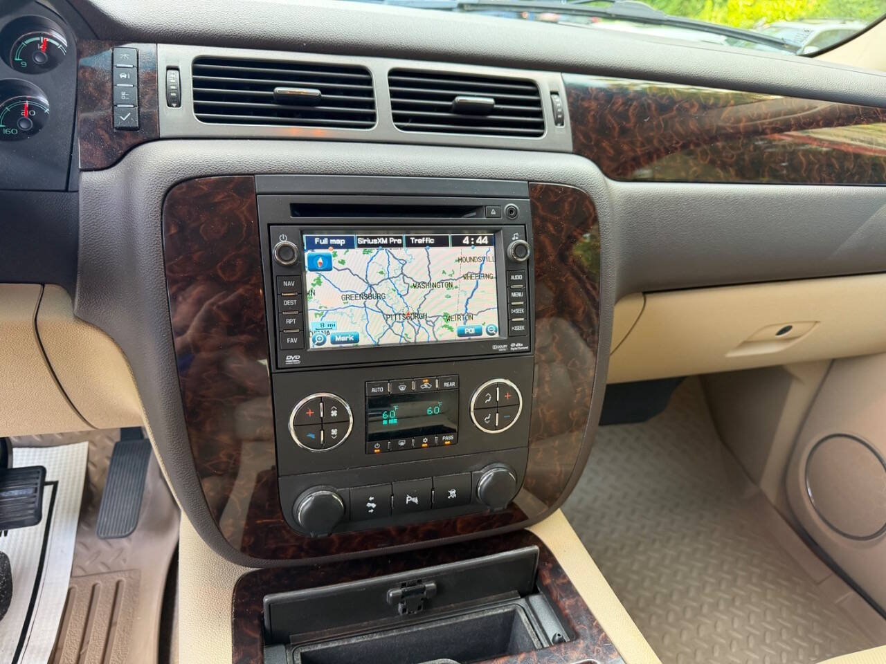 Used 2011 GMC Yukon Denali AWD/4WD image 20