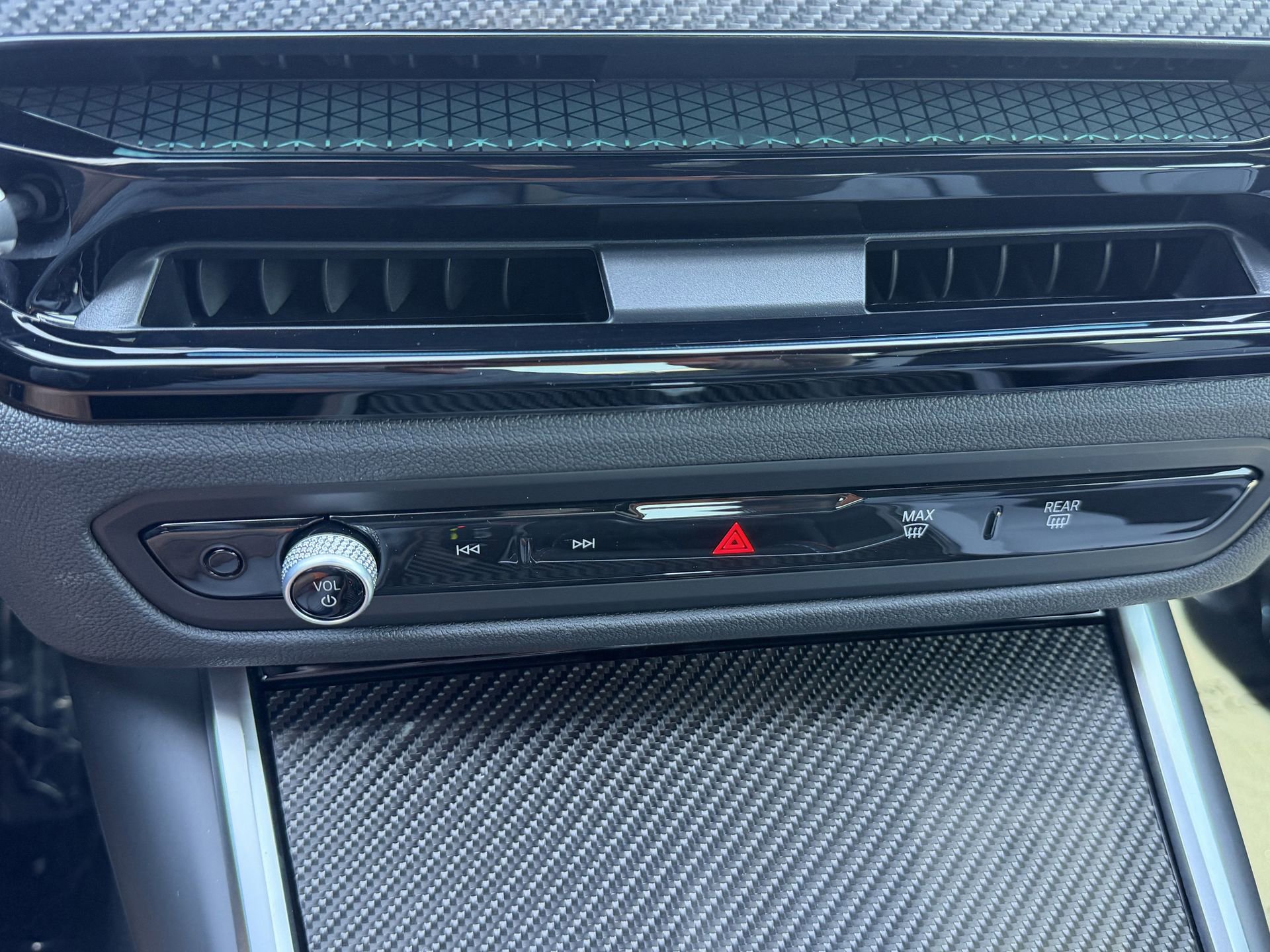 Used 2026 BMW M4 Coupe w/ Executive Package image 27