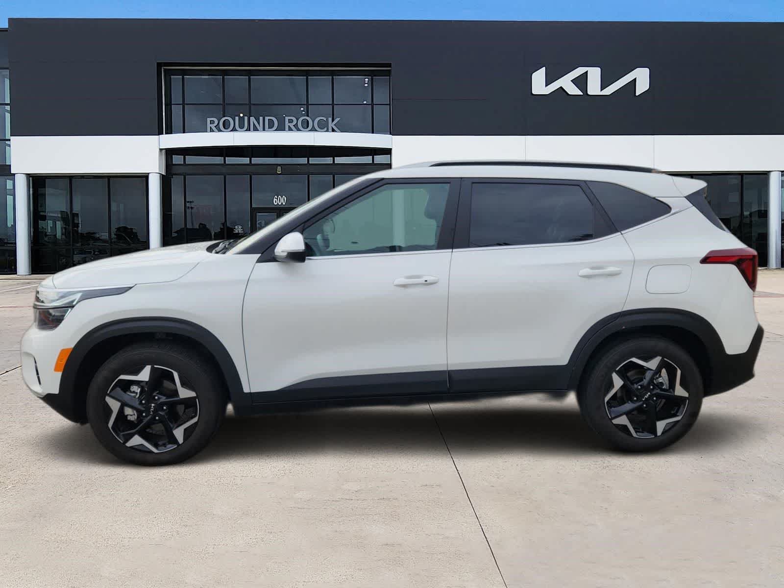 Certified 2025 Kia Seltos EX w/ EX Sunroof Package FWD image 4