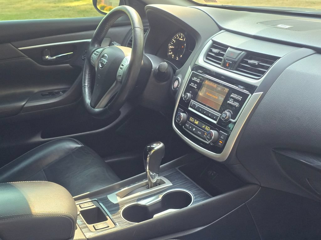 Used 2018 Nissan Altima 2.5 SL FWD image 13