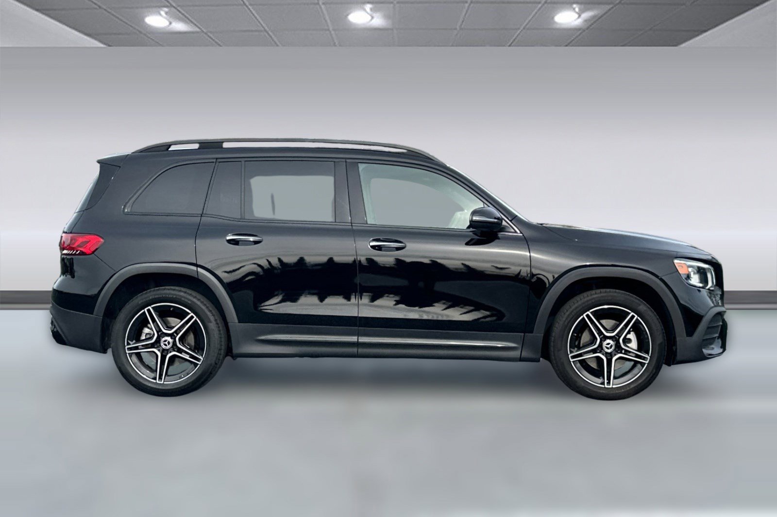 Certified 2023 Mercedes-Benz GLB 250 4MATIC image 7