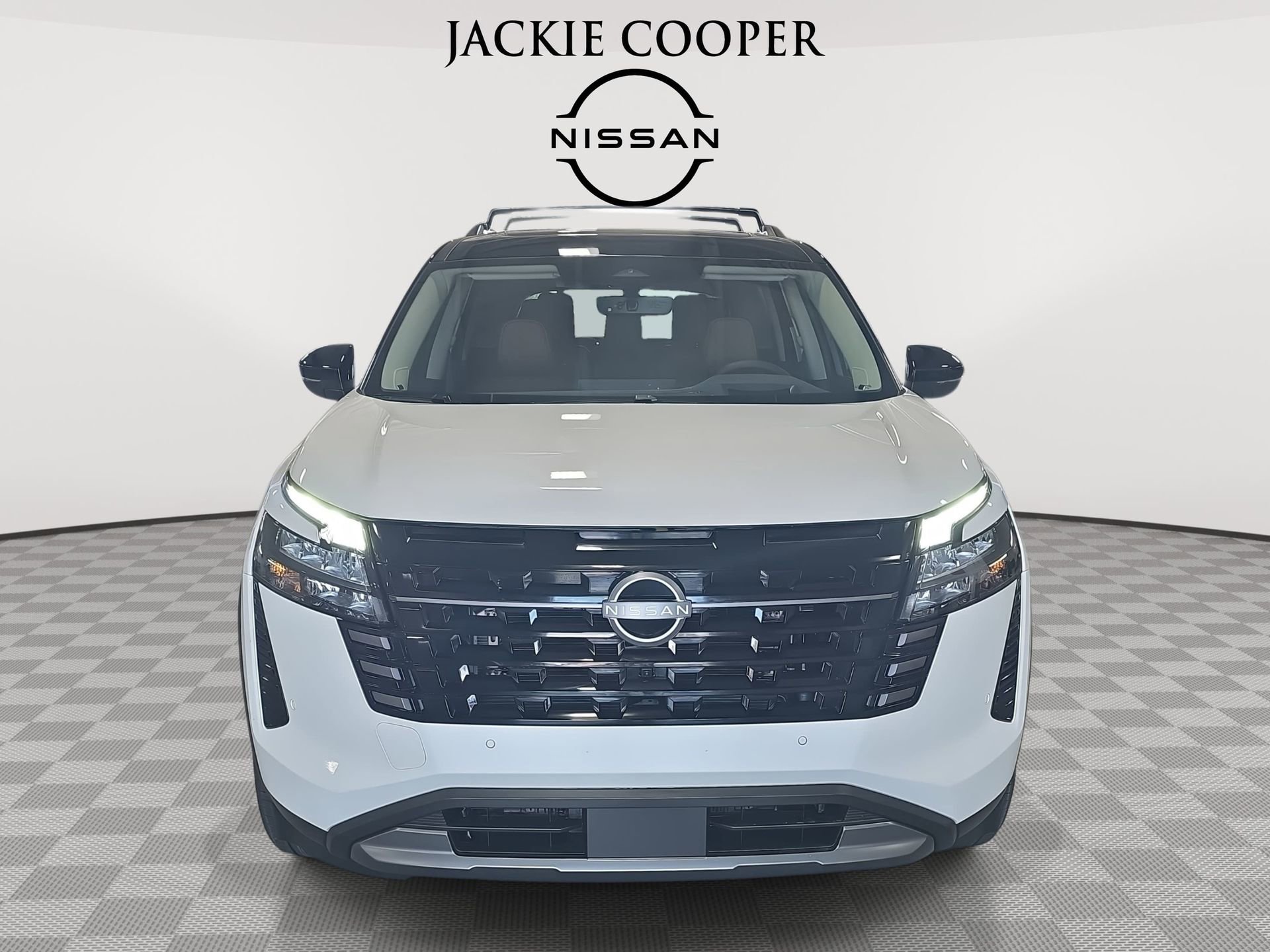 New 2026 Nissan Pathfinder Platinum image 2