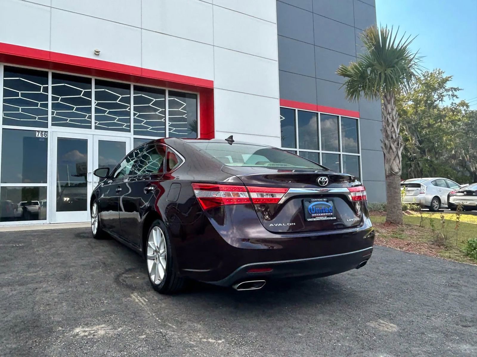 Used 2013 Toyota Avalon Limited image 6