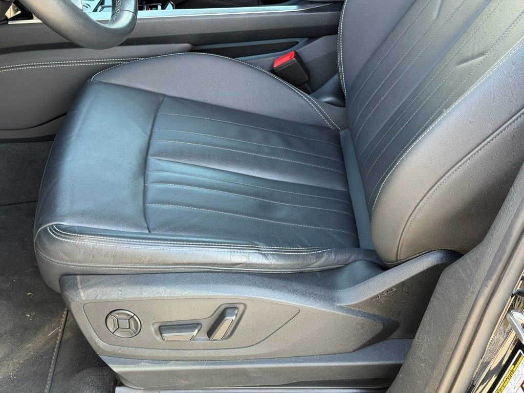 Certified 2022 Audi e-tron Premium w/ Convenience Plus Package image 24