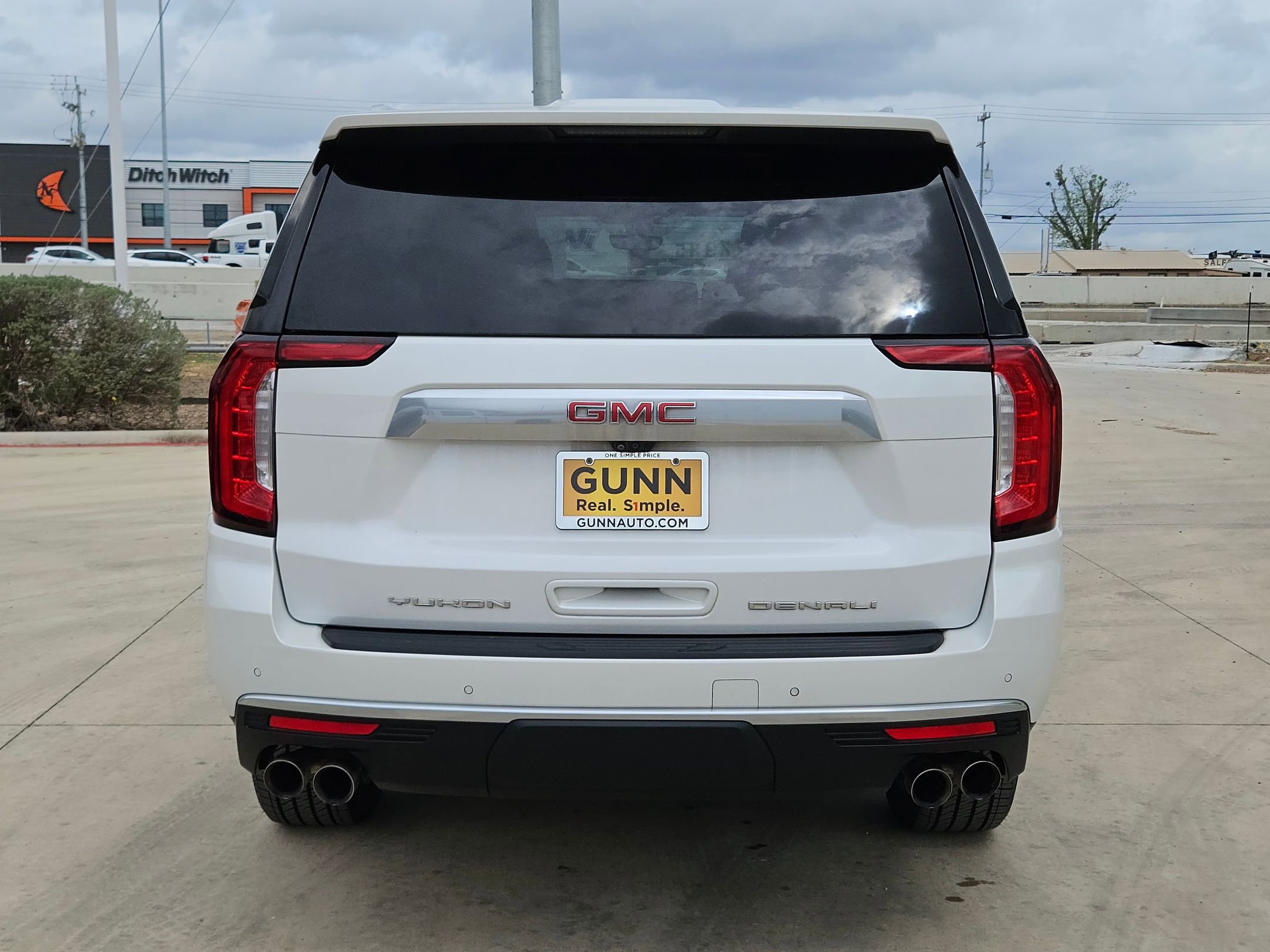 Certified 2022 GMC Yukon XL Denali w/ Denali Premium Package image 4