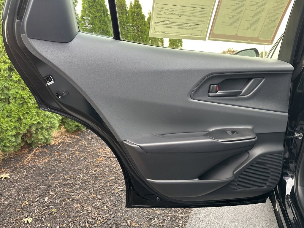 Used 2024 Toyota Prius LE image 9