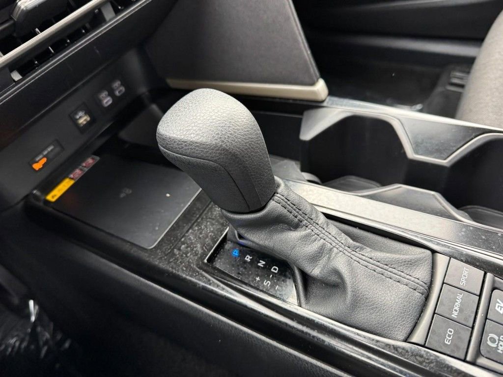 Used 2025 Toyota Camry LE image 19