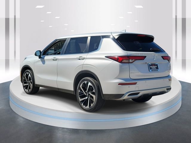 Used 2024 Mitsubishi Outlander SE image 4