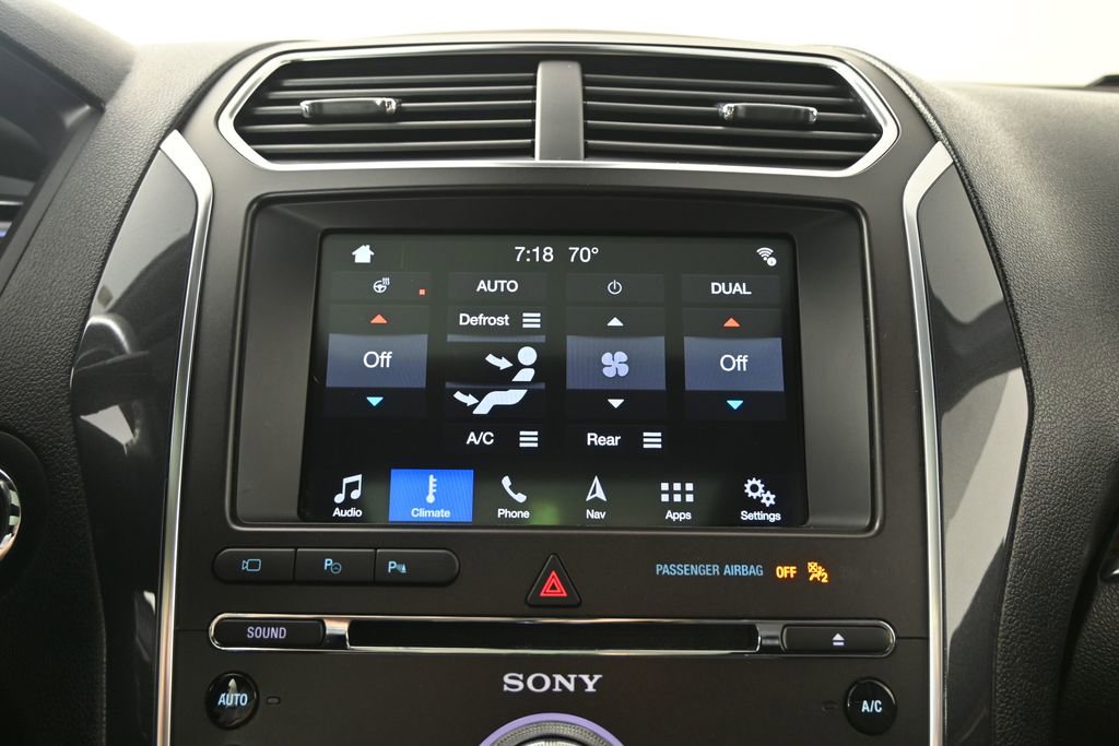 Used 2018 Ford Explorer Limited w/ Equipment Group 301A AWD/4WD image 29