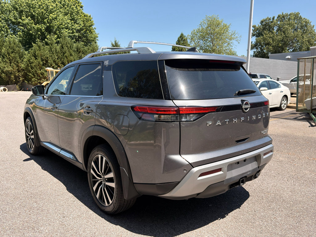 Used 2024 Nissan Pathfinder Platinum AWD/4WD image 5