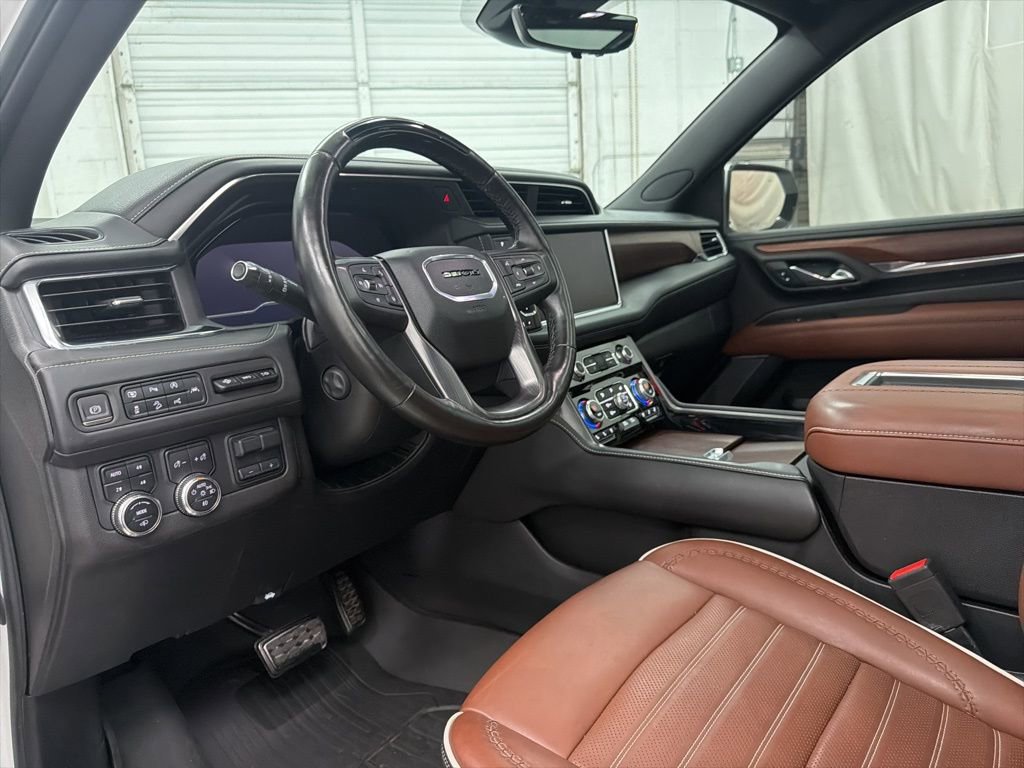 Used 2023 GMC Yukon Denali Ultimate image 13