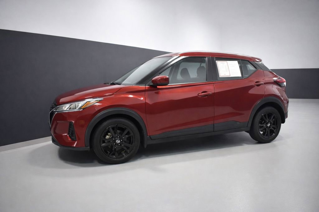 Used 2021 Nissan Kicks SV image 2