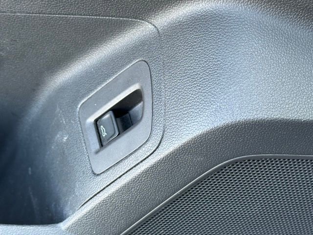 Certified 2023 Volkswagen Atlas Cross Sport SEL R-Line image 23