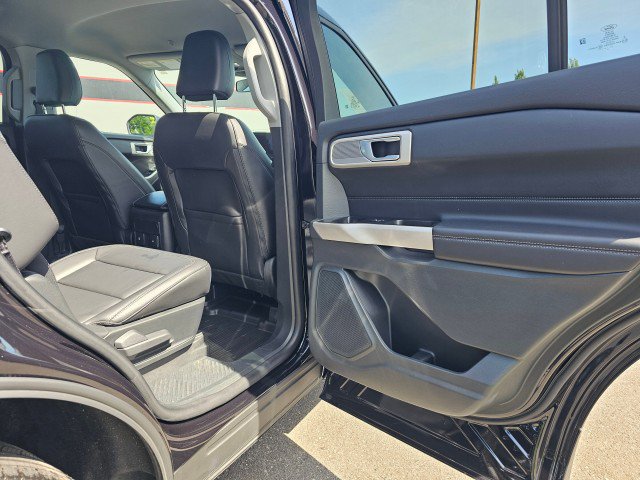 Used 2023 Ford Explorer XLT w/ Equipment Group 202A AWD/4WD image 15