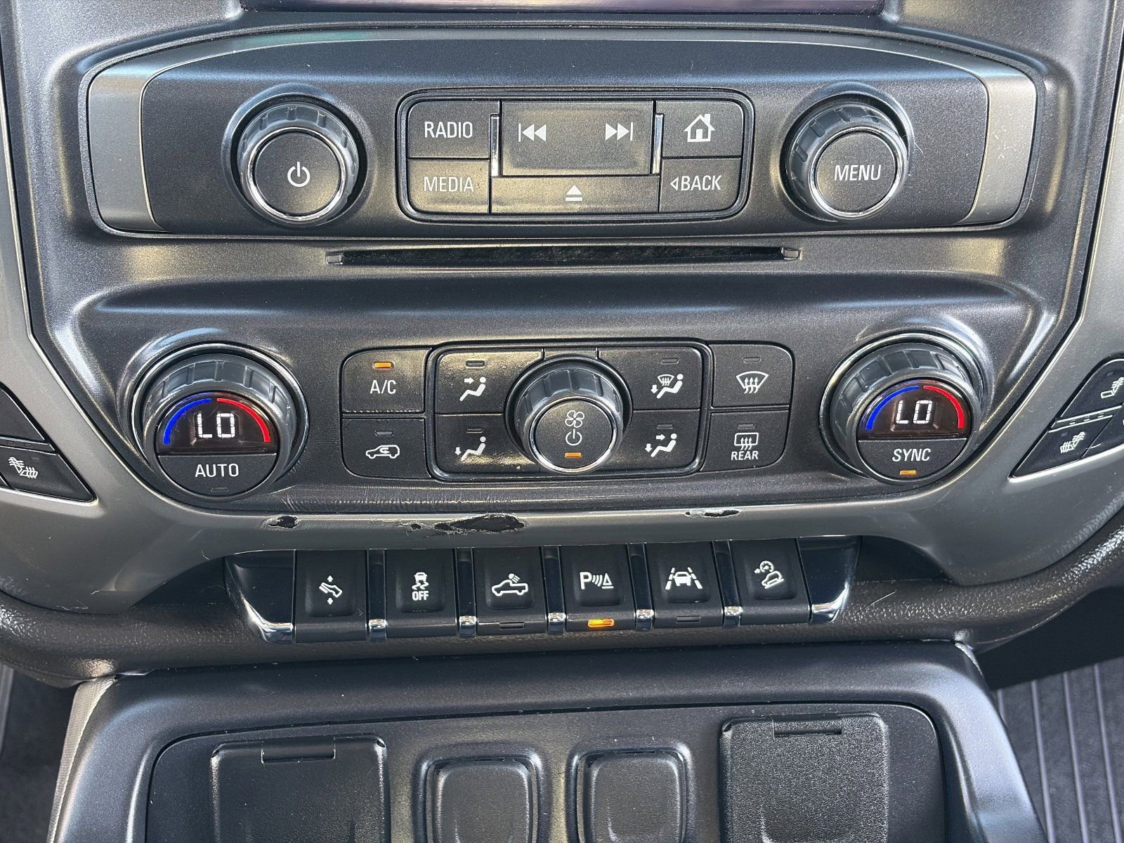 Used 2018 Chevrolet Silverado 1500 LTZ Z71 w/ Redline Edition AWD/4WD image 29