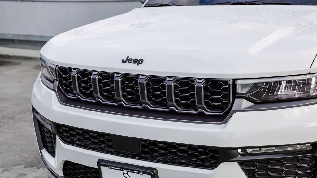 New 2026 Jeep Grand Cherokee Limited w/ Limited Altitude Package AWD/4WD image 6
