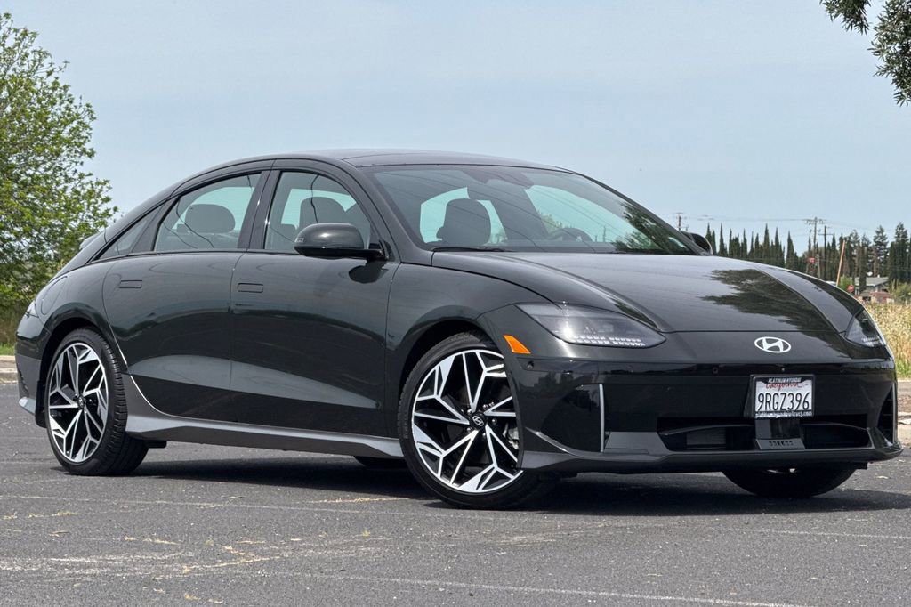 Used 2023 Hyundai Ioniq 6 Limited RWD image 2