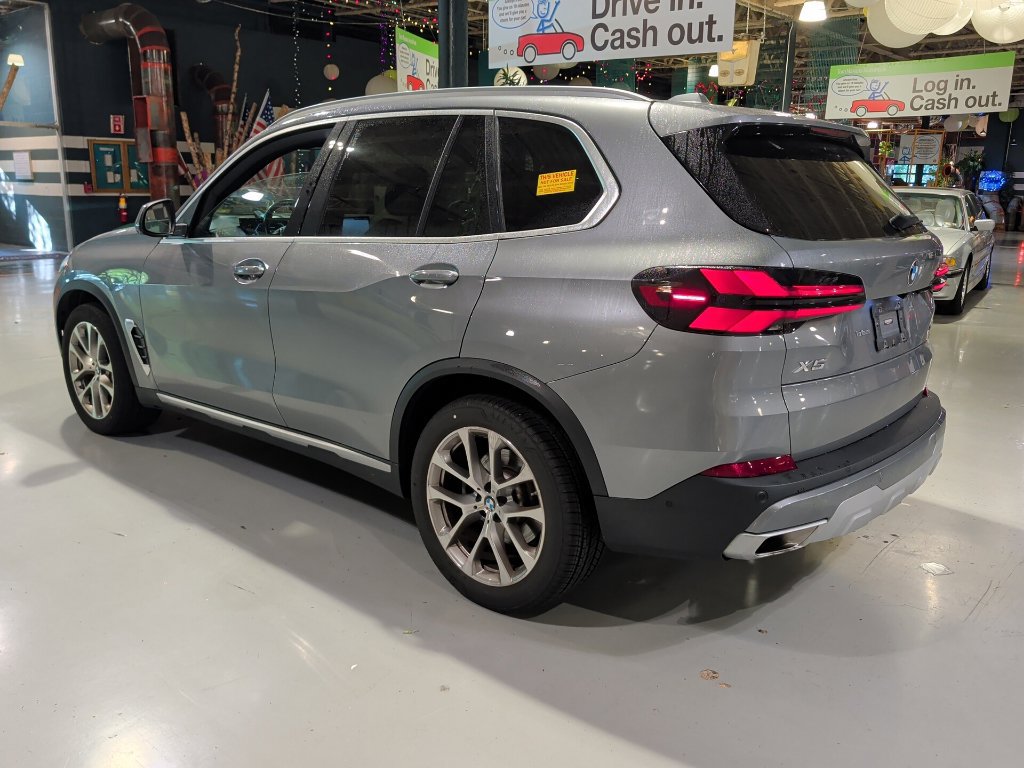 Certified 2024 BMW X5 xDrive40i w/ Premium Package AWD/4WD image 13