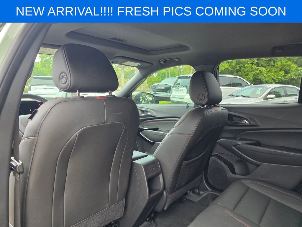 Used 2024 Chevrolet Trax RS w/ Sunroof Package FWD image 14