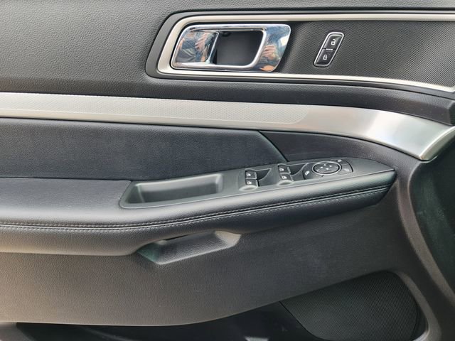 Used 2017 Ford Explorer XLT w/ Equipment Group 201A image 24