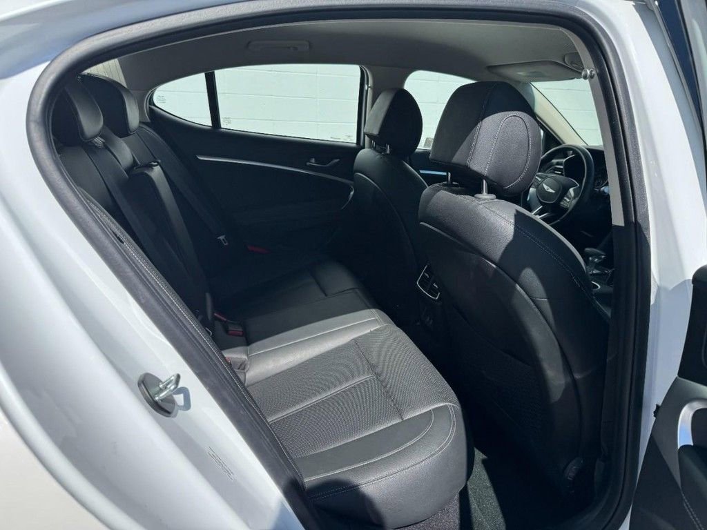 Used 2025 Genesis G70 2.5T image 10