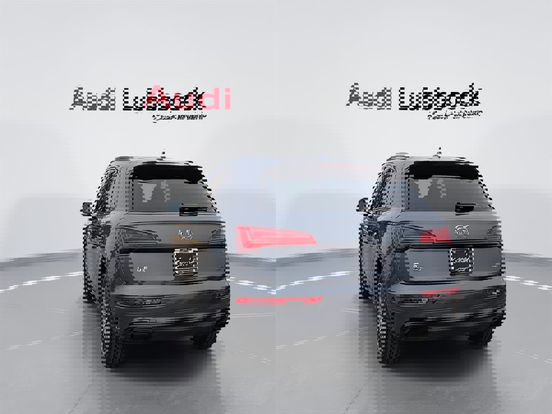 Certified 2025 Audi Q5 2.0T Premium w/ Convenience Plus Package image 7