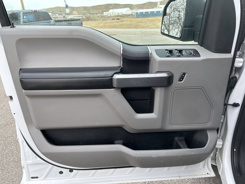Used 2016 Ford F150 XLT AWD/4WD image 6