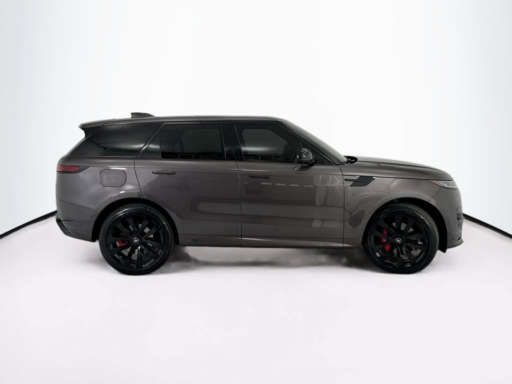 Used 2024 Land Rover Range Rover Sport Dynamic SE AWD/4WD image 4
