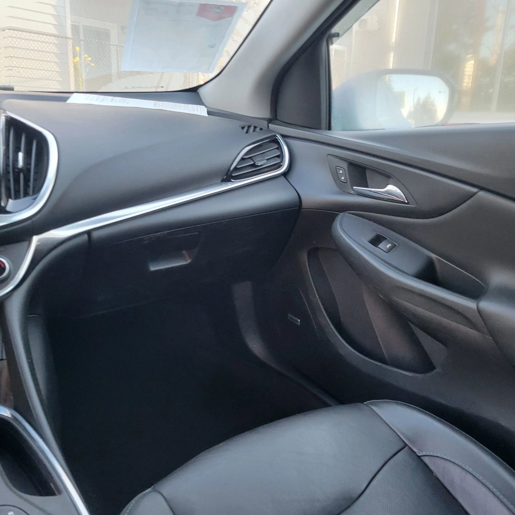 Used 2017 Chevrolet Volt Premier w/ Driver Confidence II Package image 11