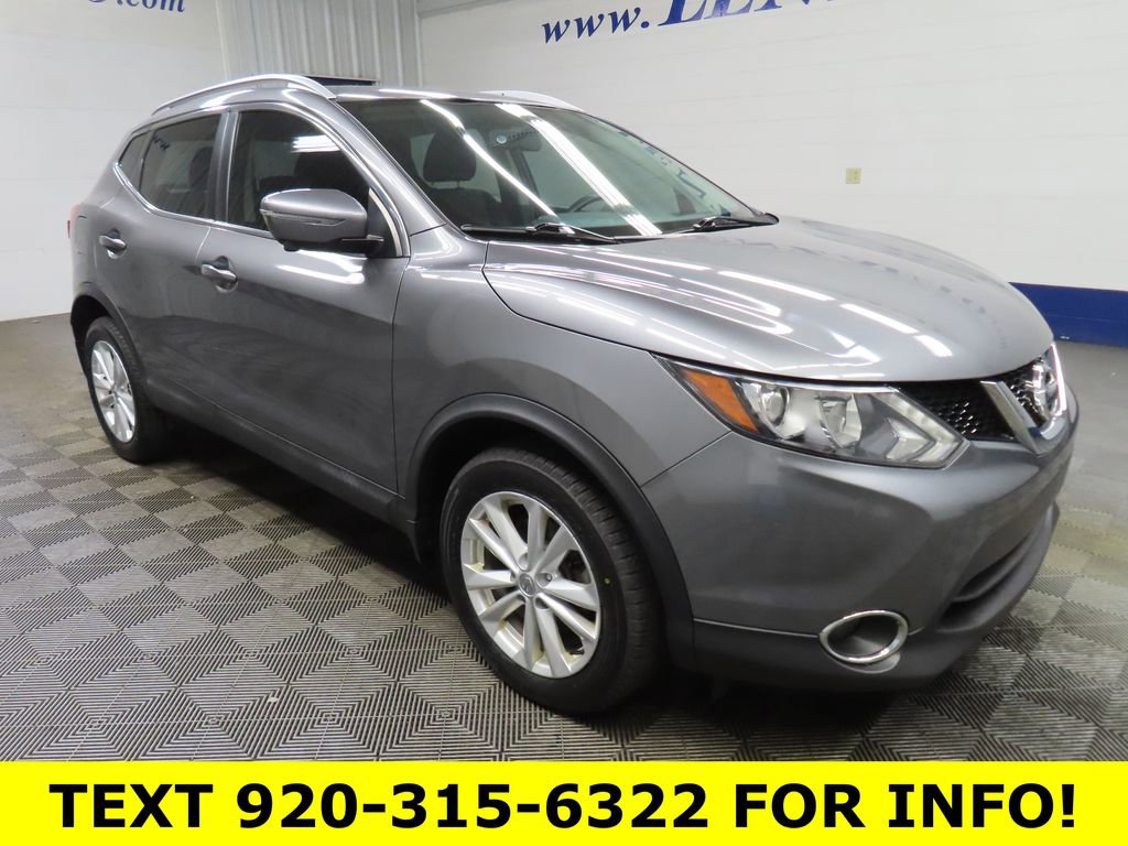 Used 2017 Nissan Rogue Sport SV w/ SV Premium Package AWD/4WD image 3