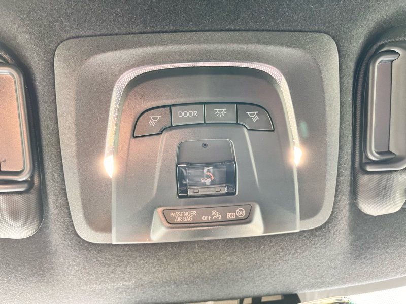 Used 2025 Toyota Corolla SE image 35