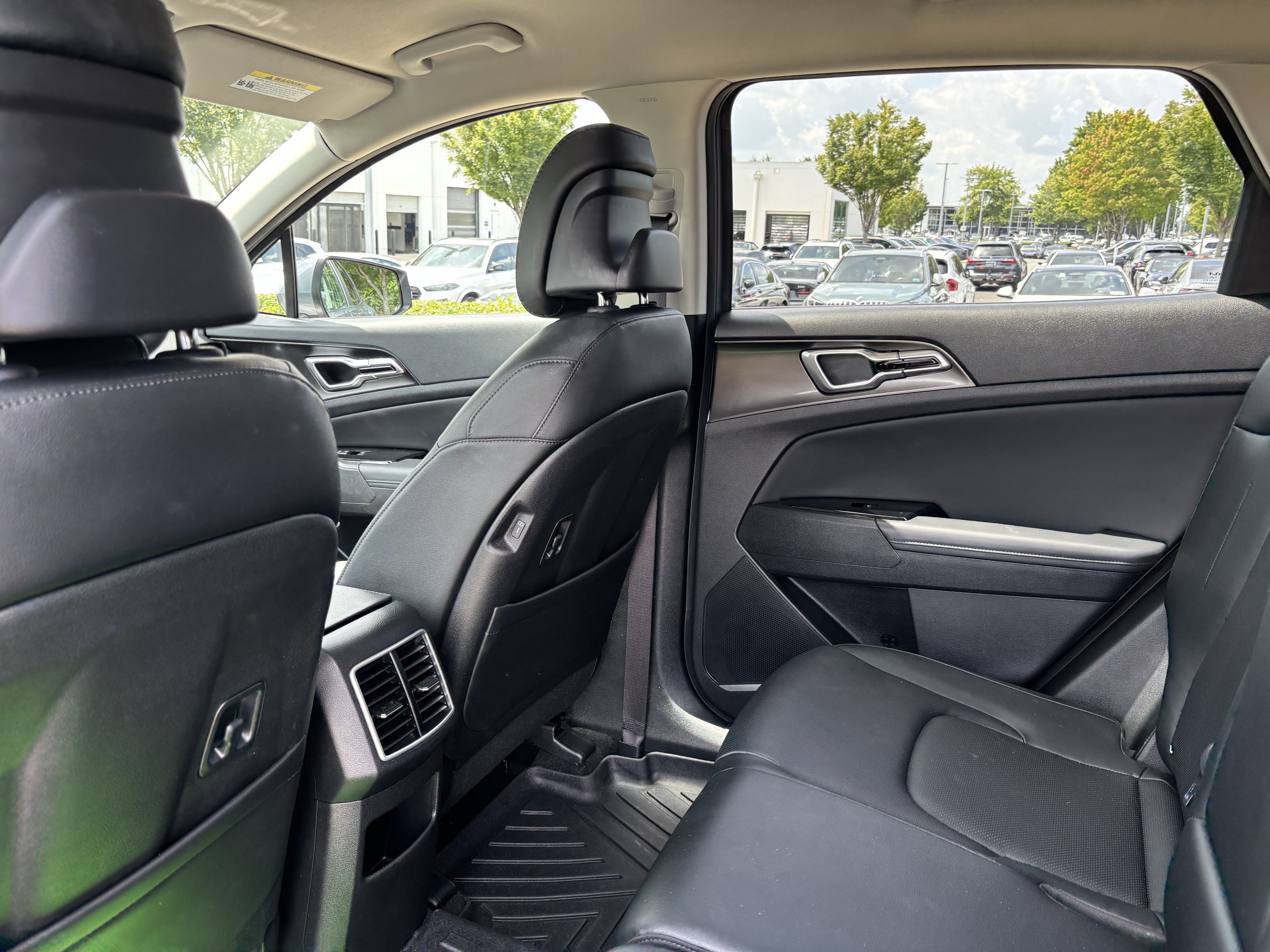 Used 2025 Kia Sportage EX FWD image 32