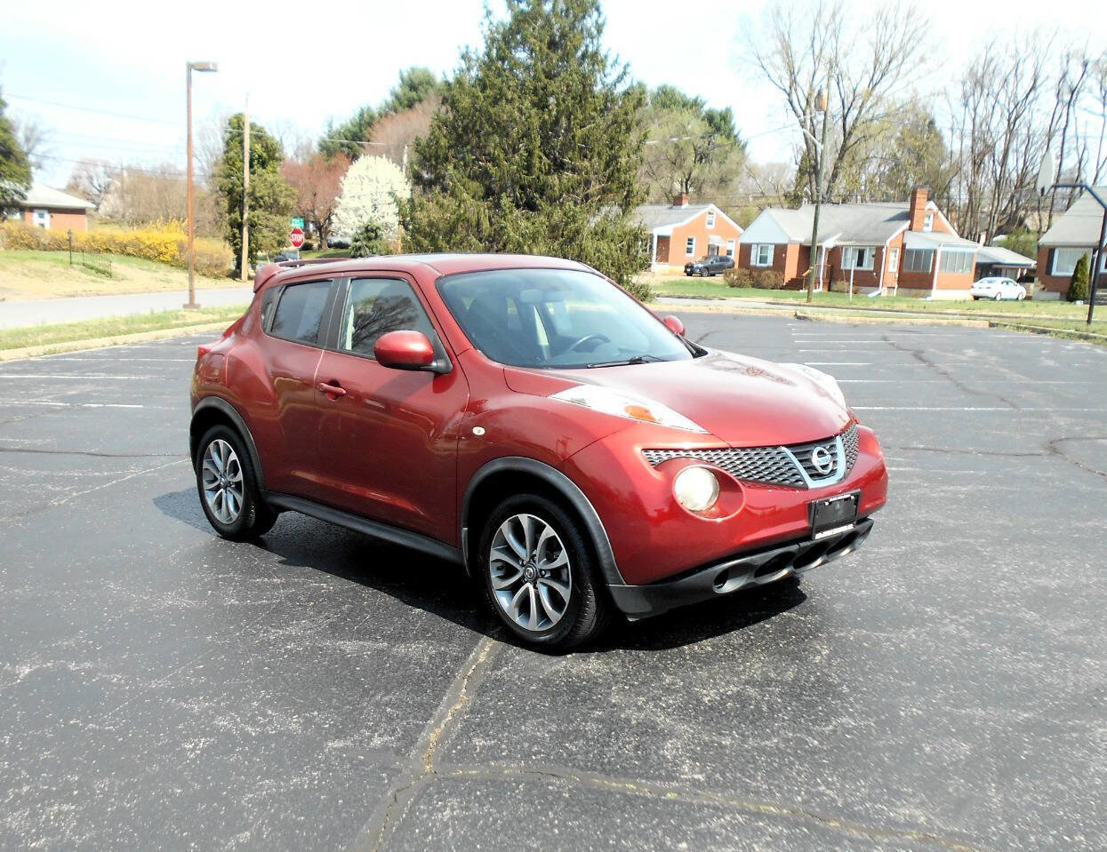 Used 2011 Nissan Juke SV w/ Sport Pkg image 4