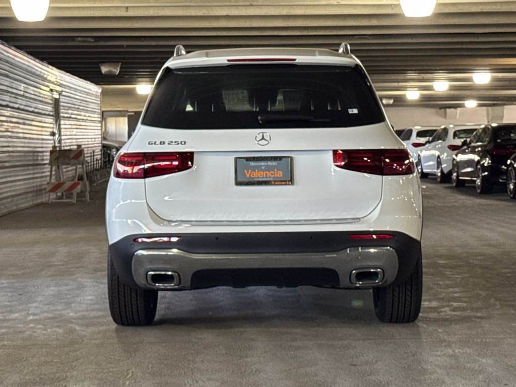 New 2026 Mercedes-Benz GLB 250 image 9